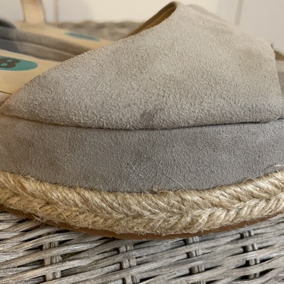 Kenneth Cole Suede Platform Espadrille, size 8🌱 - Picture 9 of 10